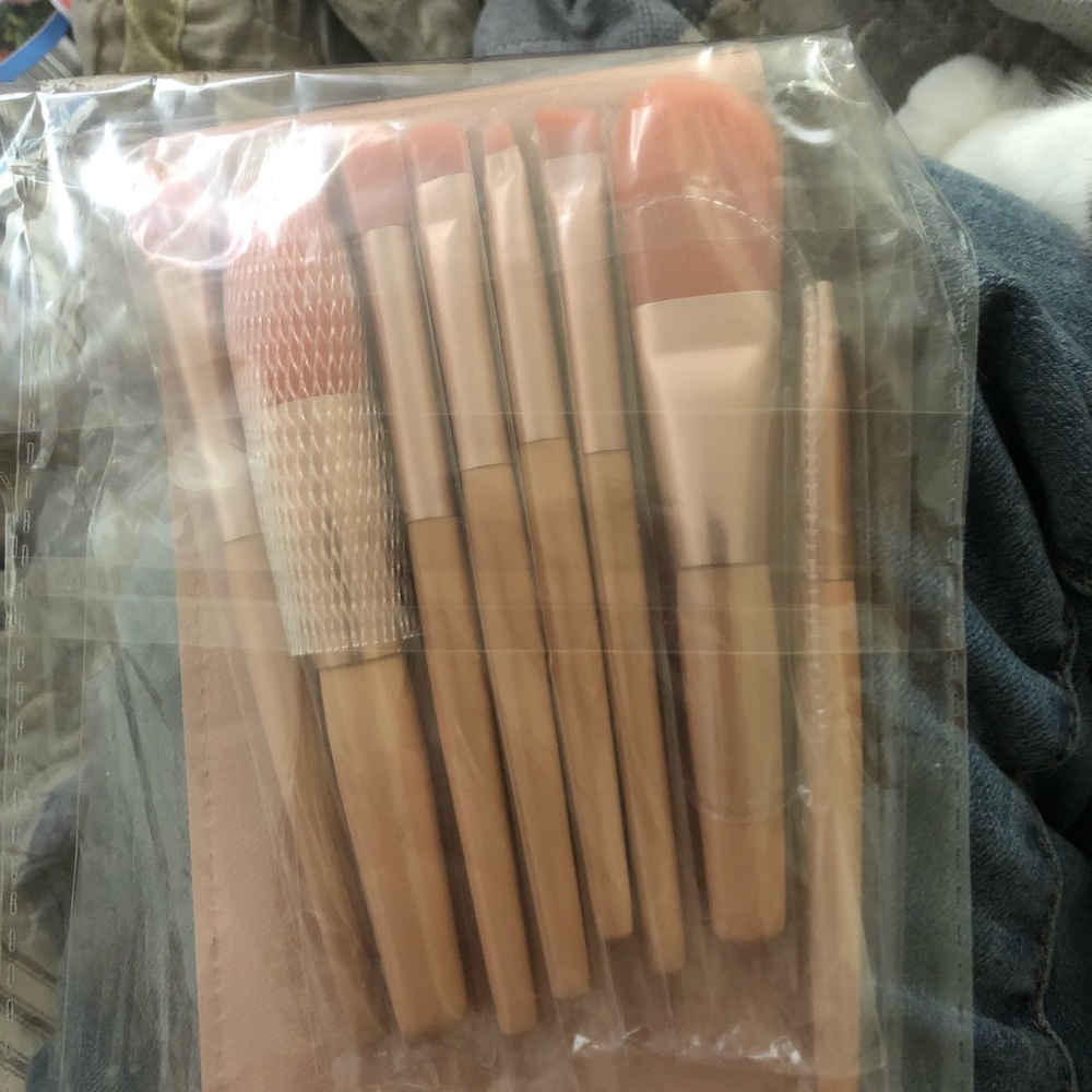 8 piece travel makeup brush set with pouch